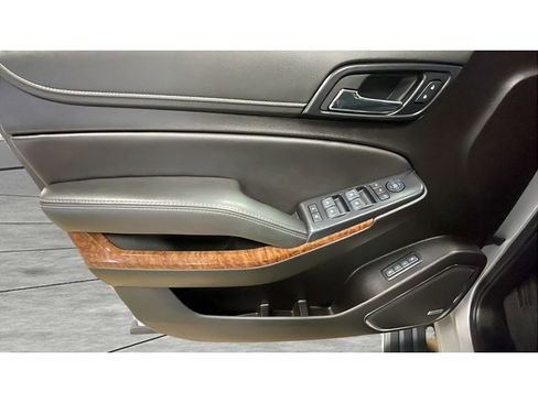 Used 2020 Chevrolet Suburban Premier image 10