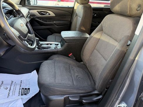 Used 2021 Chevrolet Traverse LS image 16