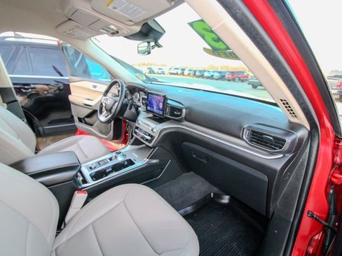 Used 2023 Ford Explorer XLT w/ Equipment Group 202A image 18