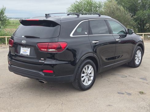 Used 2019 Kia Sorento FWD w/ LX Convenience Package image 3