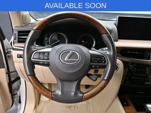 Used 2017 Lexus LX 570 4WD w/ Luxury Package image 18