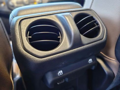Used 2020 Jeep Wrangler Unlimited Rubicon AWD/4WD image 28