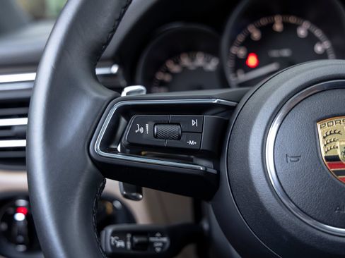 Certified 2026 Porsche Macan AWD/4WD image 30