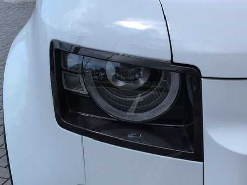 Certified 2023 Land Rover Defender 110 SE AWD/4WD image 9