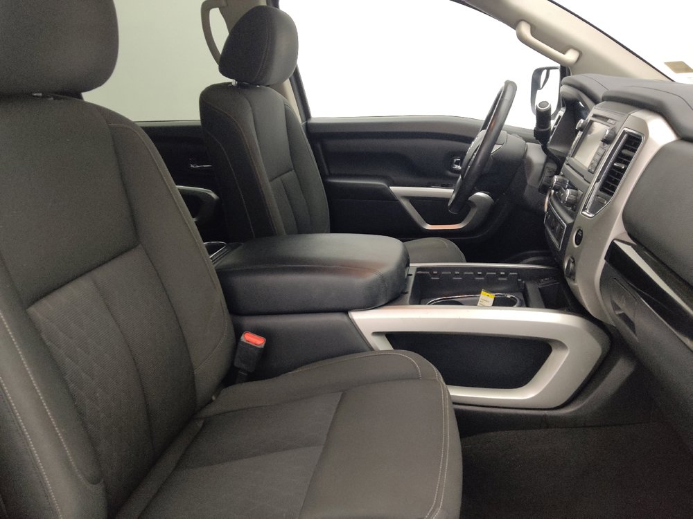 Used 2017 Nissan Titan SV RWD image 21