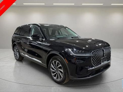 Certified 2025 Lincoln Aviator AWD image 1