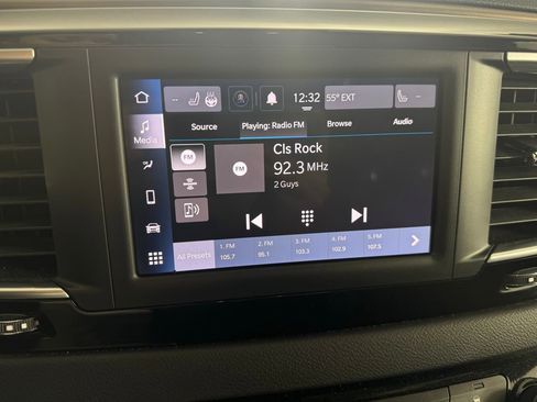 Used 2024 Chrysler Voyager LX image 14