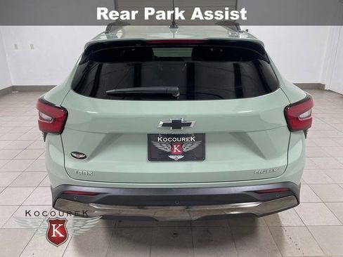 Used 2024 Chevrolet Trax ACTIV w/ Driver Confidence Package FWD image 5