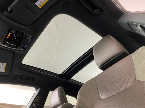 Used 2025 Lexus RX 450h AWD w/ Luxury Package image 15