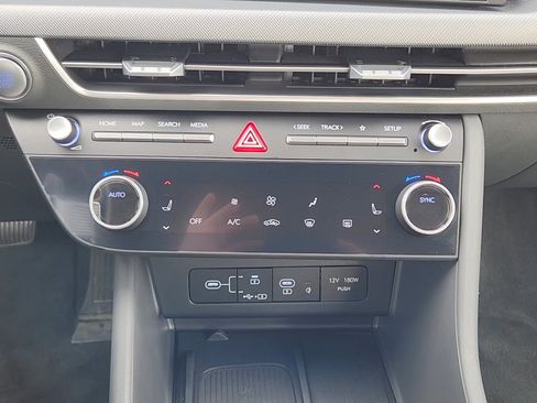 Used 2024 Hyundai Sonata SEL w/ Convenience Package image 16