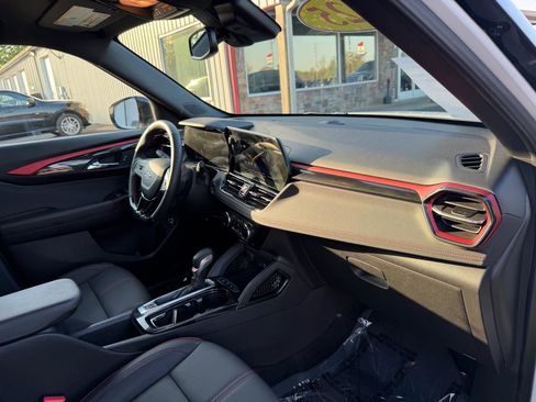 Used 2025 Chevrolet TrailBlazer RS w/ Convenience Package image 21
