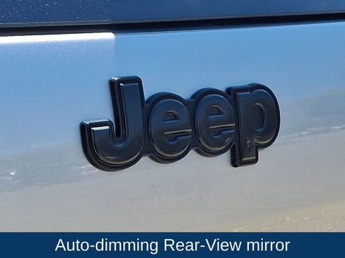 Used 2016 Jeep Cherokee High Altitude w/ Luxury Group AWD/4WD image 32