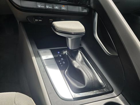 Used 2022 Hyundai Elantra SEL FWD image 26