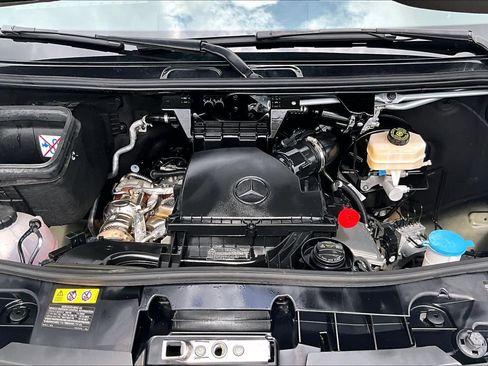 Used 2024 Mercedes-Benz Sprinter 2500 image 27