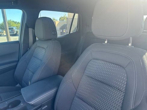 Used 2026 Chevrolet Equinox LT w/ Safety and Technology Package FWD image 8