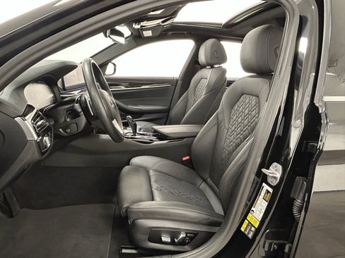 Used 2023 BMW 530e xDrive w/ Premium Package image 29