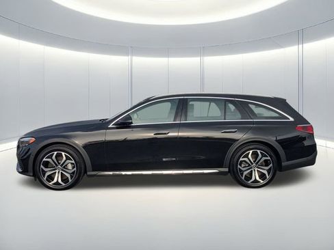 Used 2025 Mercedes-Benz E 450 4MATIC All-Terrain Wagon image 9