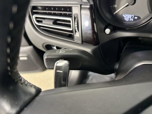 Used 2022 Porsche Macan S image 14