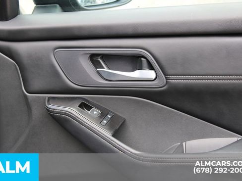 Used 2026 Nissan Rogue SL FWD image 32