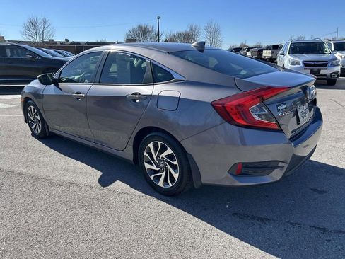 Used 2018 Honda Civic EX image 5