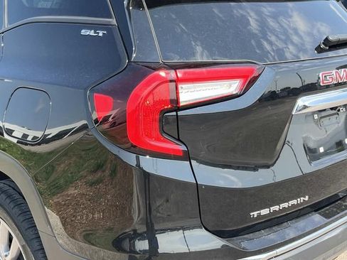 Used 2024 GMC Terrain SLT FWD image 12
