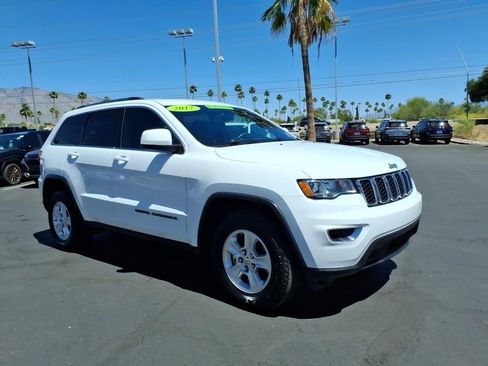 Used 2017 Jeep Grand Cherokee Laredo w/ Quick Order Package 2BE image 31