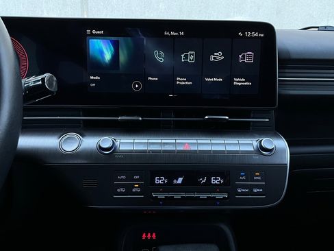 Used 2025 Hyundai Kona SEL image 24