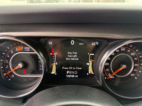 Used 2020 Jeep Wrangler Unlimited Sahara image 15