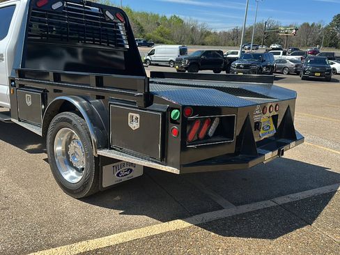 New 2026 Ford F550 4x4 Crew Cab Super Duty image 14