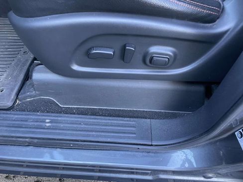 Used 2020 Nissan Titan PRO-4X w/ Pro-4x Convenience Package image 30