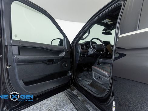 Used 2022 Ford Expedition Max Limited AWD/4WD image 9