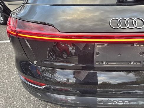 Certified 2024 Audi Q8 e-tron Premium Plus w/ Premium Plus Package image 36