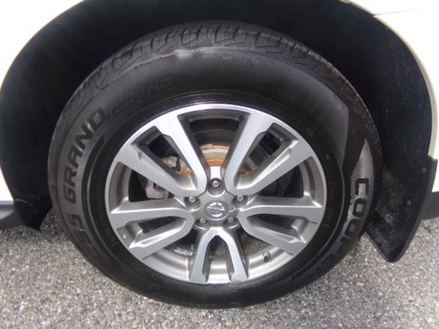 Used 2015 Nissan Pathfinder S AWD/4WD image 42