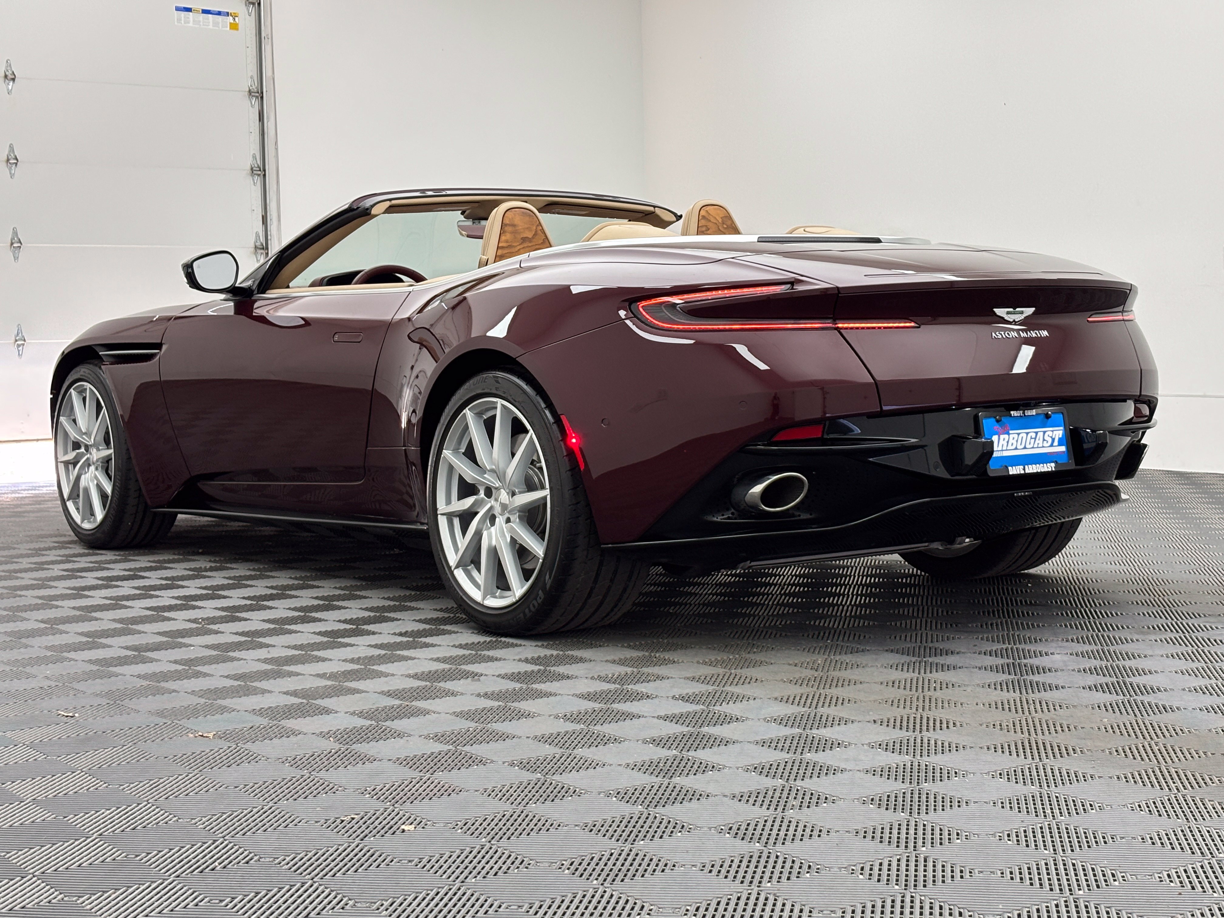 Used 2019 Aston Martin DB11 Volante RWD image 60