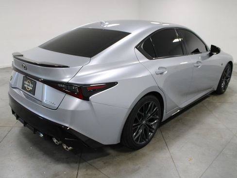 Used 2024 Lexus IS 500 RWD image 9