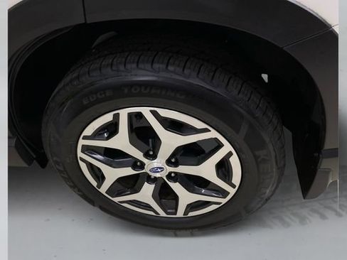 Used 2020 Subaru Forester Premium AWD/4WD image 19