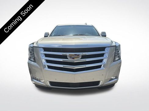 Used 2015 Cadillac Escalade ESV Premium RWD image 2
