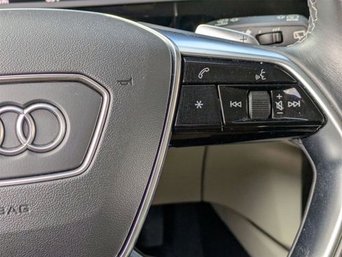 Used 2024 Audi Q8 e-tron Premium image 11