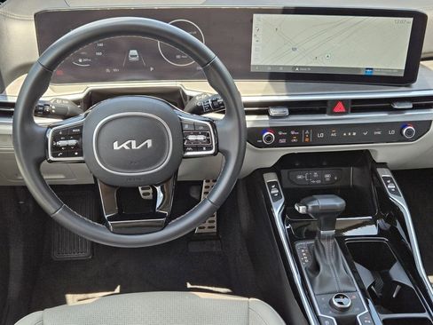 Certified 2025 Kia Sorento SX AWD/4WD image 10