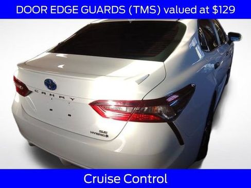 Used 2021 Toyota Camry SE w/ Audio Upgrade Package image 9