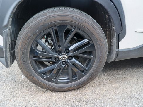 Used 2025 Toyota Corolla Cross AWD Hybrid image 13