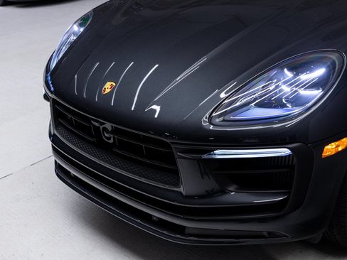 Certified 2026 Porsche Macan S AWD/4WD image 33