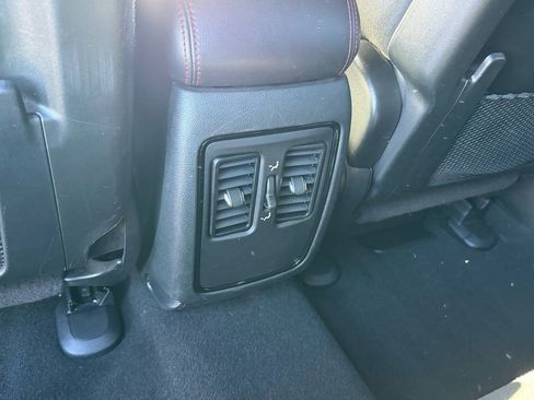 Used 2025 Dodge Durango GT w/ Blacktop Package image 17