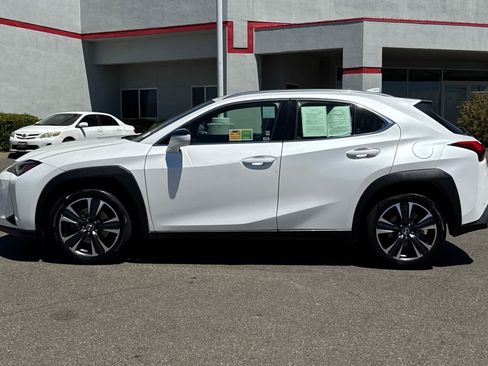 Used 2021 Lexus UX 200 w/ Accessory Package (Z1) FWD image 9