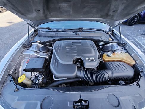 Used 2013 Dodge Charger SE image 21