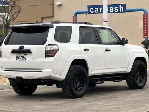 Used 2021 Toyota 4Runner Venture w/ Moonroof Package image 5