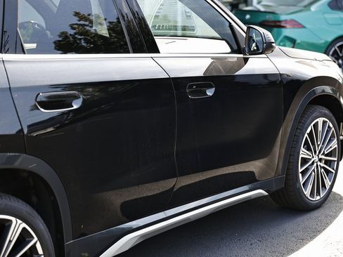 Used 2025 BMW X1 xDrive28i w/ Technology Package image 4