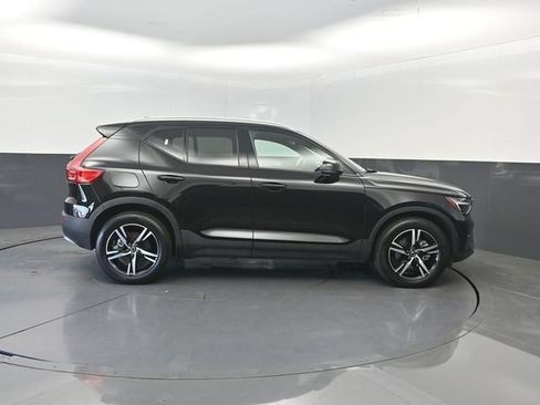 Used 2023 Volvo XC40 B5 Core w/ Convenience Package AWD/4WD image 36