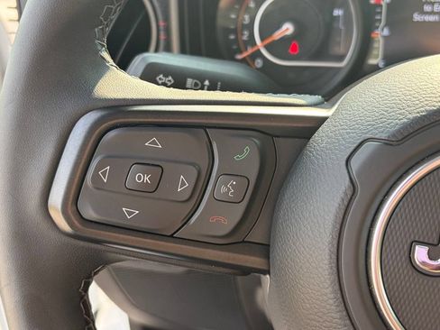 Used 2026 Jeep Wrangler Unlimited Rubicon AWD/4WD image 38