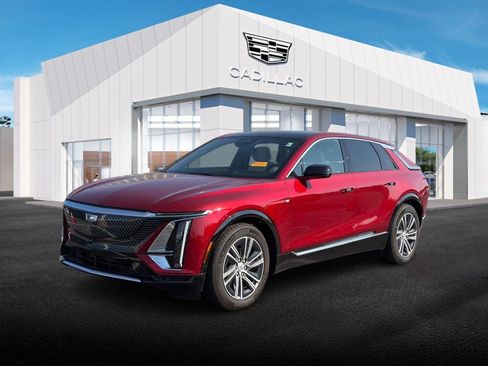Used 2024 Cadillac Lyriq Luxury AWD/4WD image 1